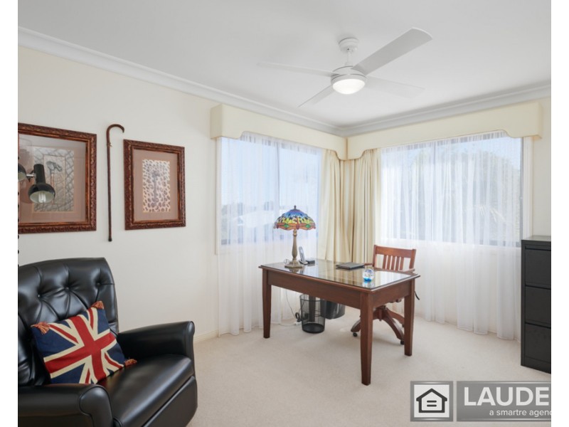 35 Pryor Crescent, Old Bar NSW 2430