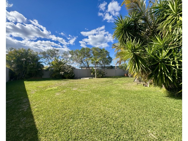 56 Albatross Way, Old Bar NSW 2430