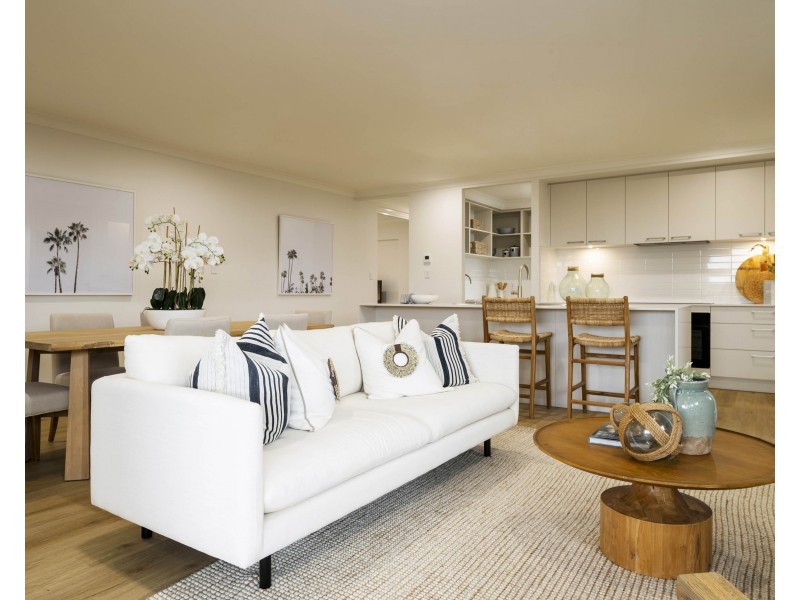 15 Ondaroo Crest, Old Bar NSW 2430