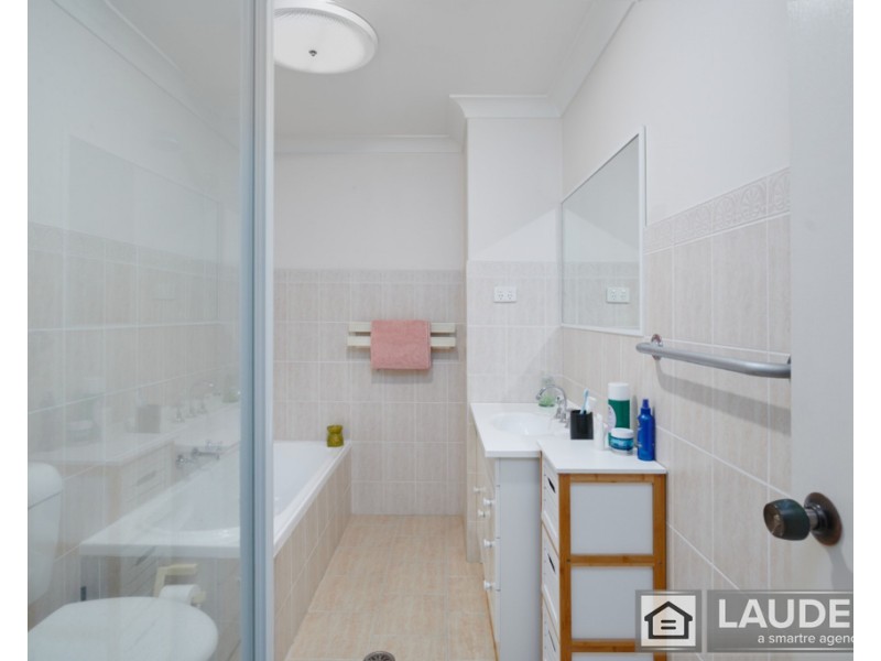 1/76 Old Bar Road, Old Bar NSW 2430