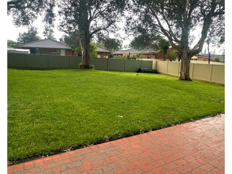 7 Pryor Crescent, Old Bar NSW 2430