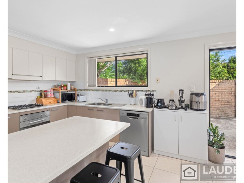 1/11 Yellowfin Avenue, Old Bar NSW 2430