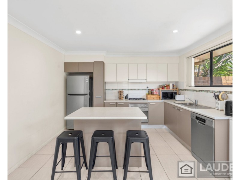 1/11 Yellowfin Avenue, Old Bar NSW 2430