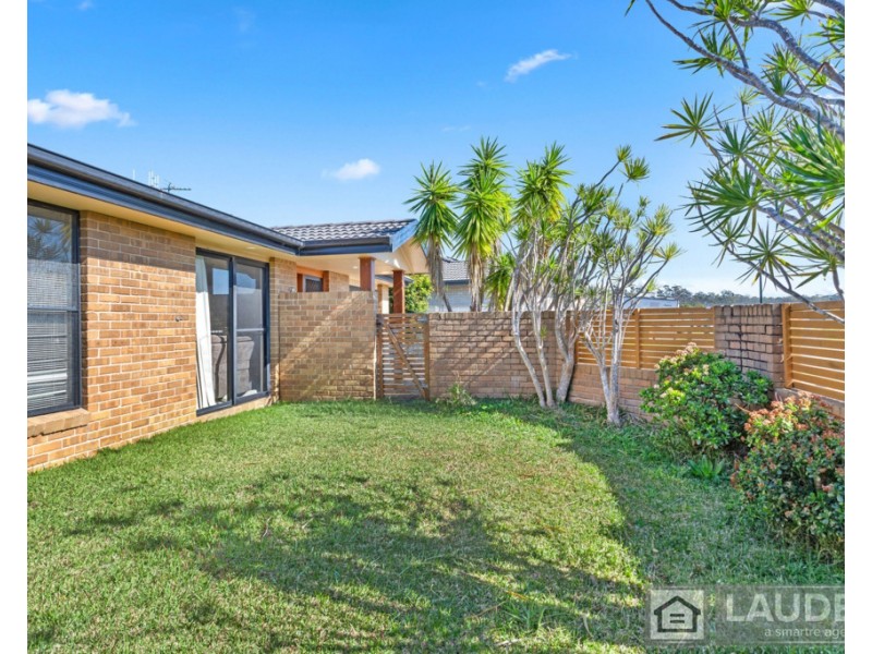 1/11 Yellowfin Avenue, Old Bar NSW 2430