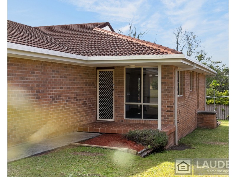 2/5 Wyden Street, Old Bar NSW 2430