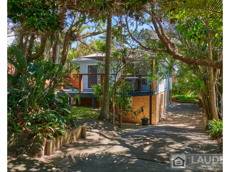 5 Pacific Parade, Old Bar NSW 2430