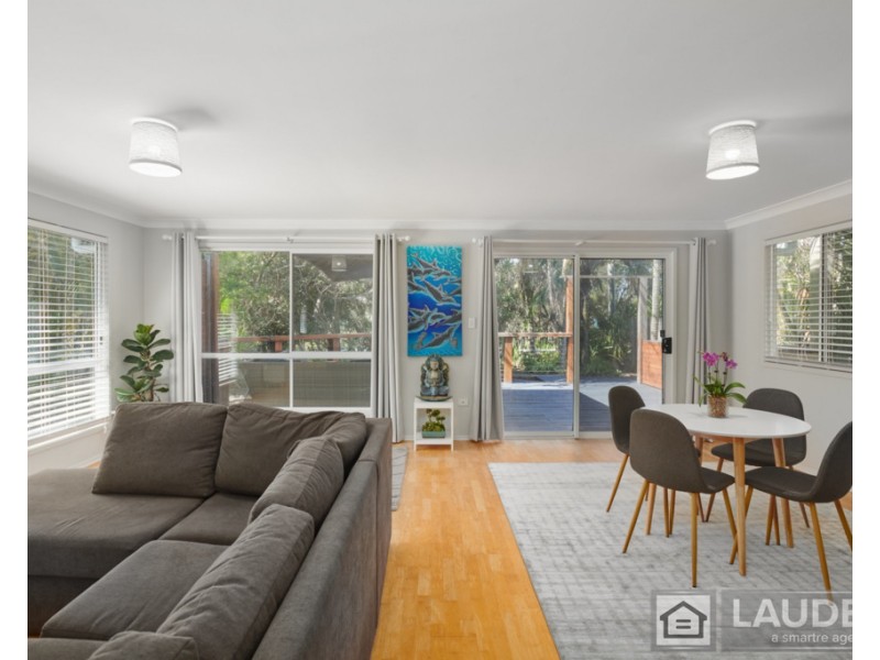5 Pacific Parade, Old Bar NSW 2430