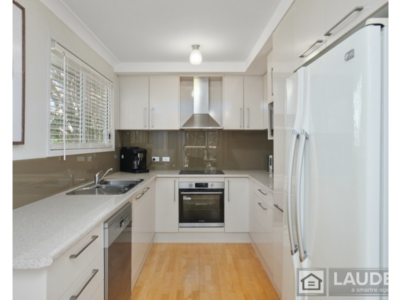 5 Pacific Parade, Old Bar NSW 2430