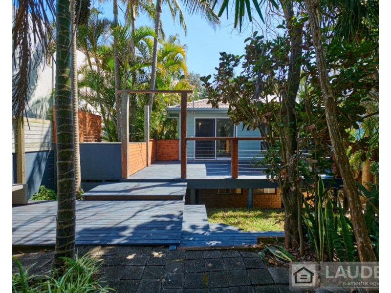 5 Pacific Parade, Old Bar NSW 2430