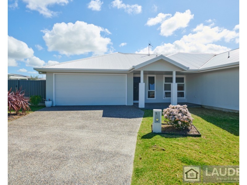 1 Auvergne Way, Old Bar NSW 2430