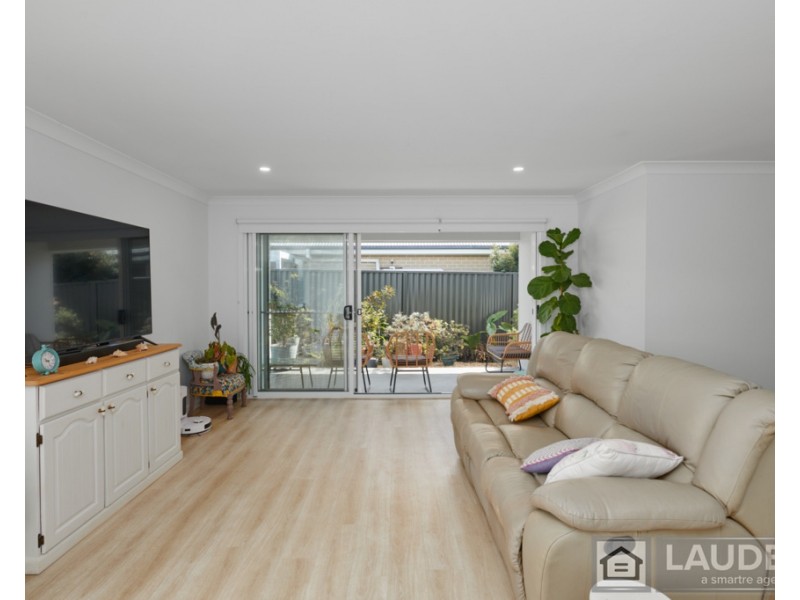 1 Auvergne Way, Old Bar NSW 2430