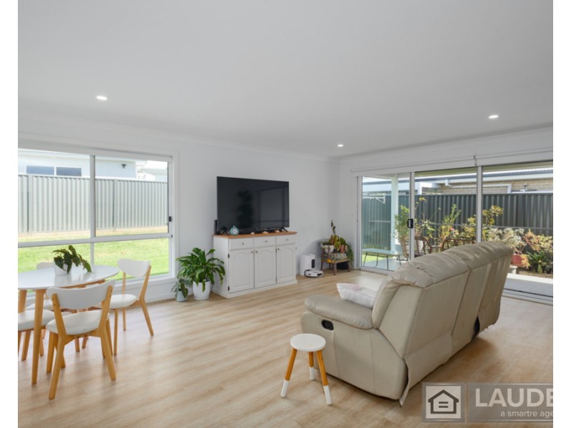 1 Auvergne Way, Old Bar NSW 2430