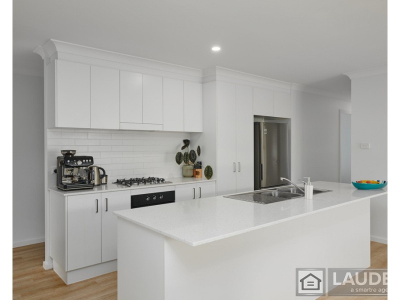 1 Auvergne Way, Old Bar NSW 2430
