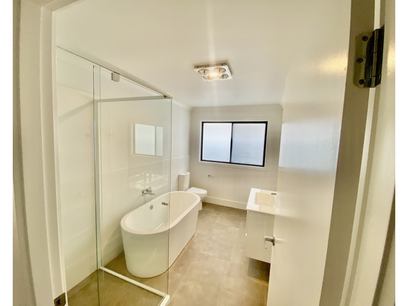 4B Bular Close, Old Bar NSW 2430
