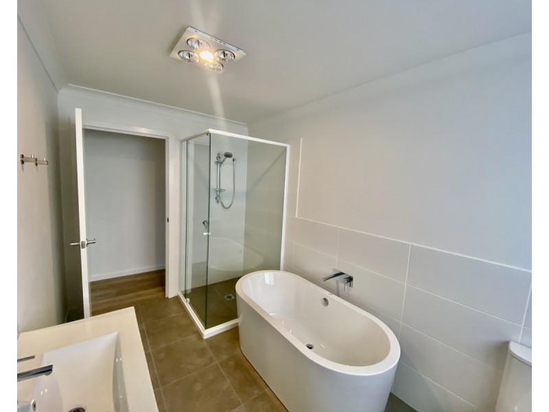 4B Bular Close, Old Bar NSW 2430