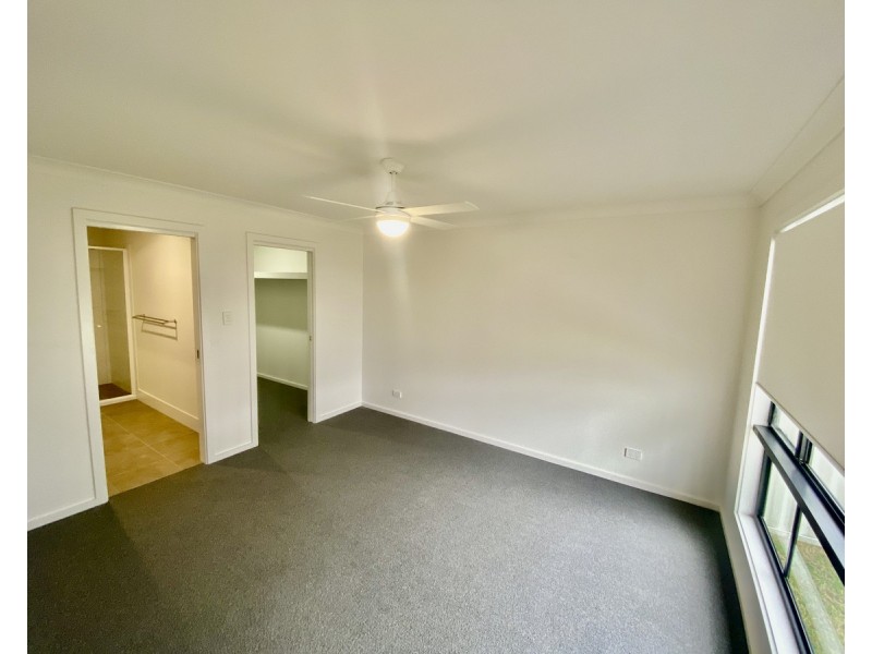 4B Bular Close, Old Bar NSW 2430