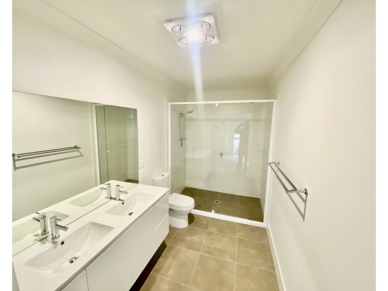 4B Bular Close, Old Bar NSW 2430