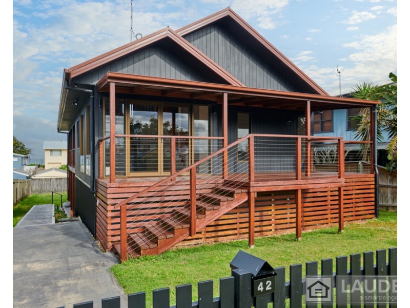 42 Hall Street, Old Bar NSW 2430