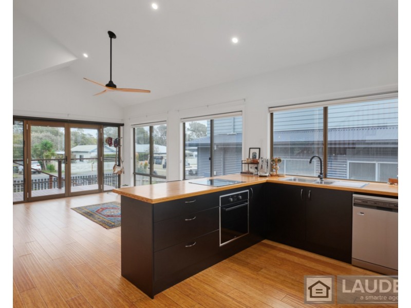 42 Hall Street, Old Bar NSW 2430