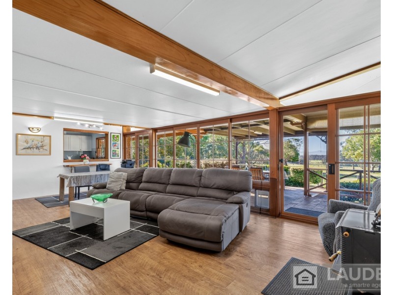 191 Ferry Road, Oxley Island NSW 2430