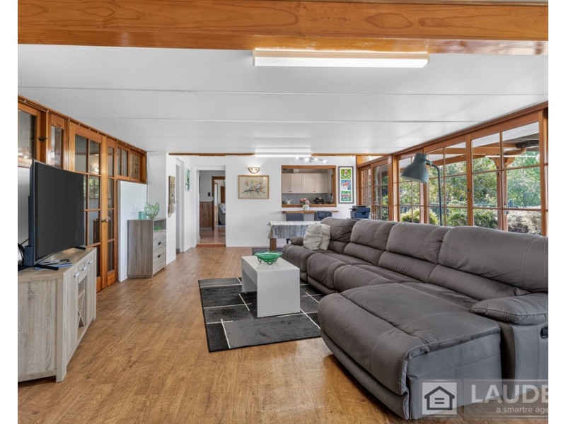191 Ferry Road, Oxley Island NSW 2430