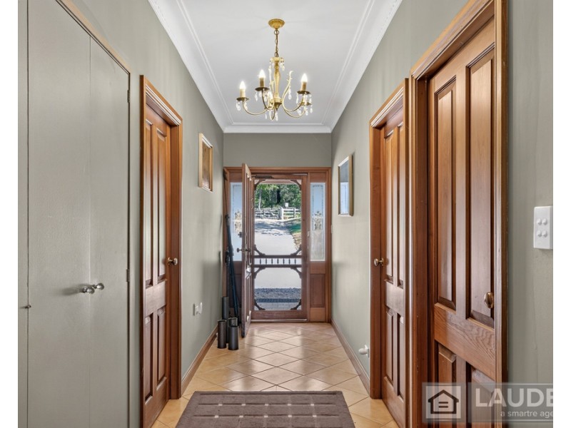 191 Ferry Road, Oxley Island NSW 2430