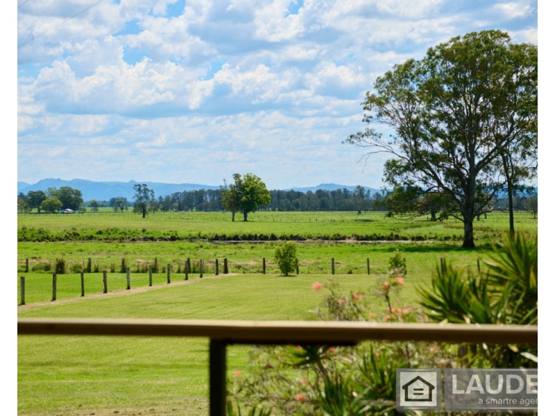 147 Ferry Road, Oxley Island NSW 2430