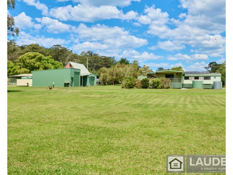 147 Ferry Road, Oxley Island NSW 2430