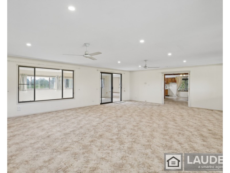 147 Ferry Road, Oxley Island NSW 2430