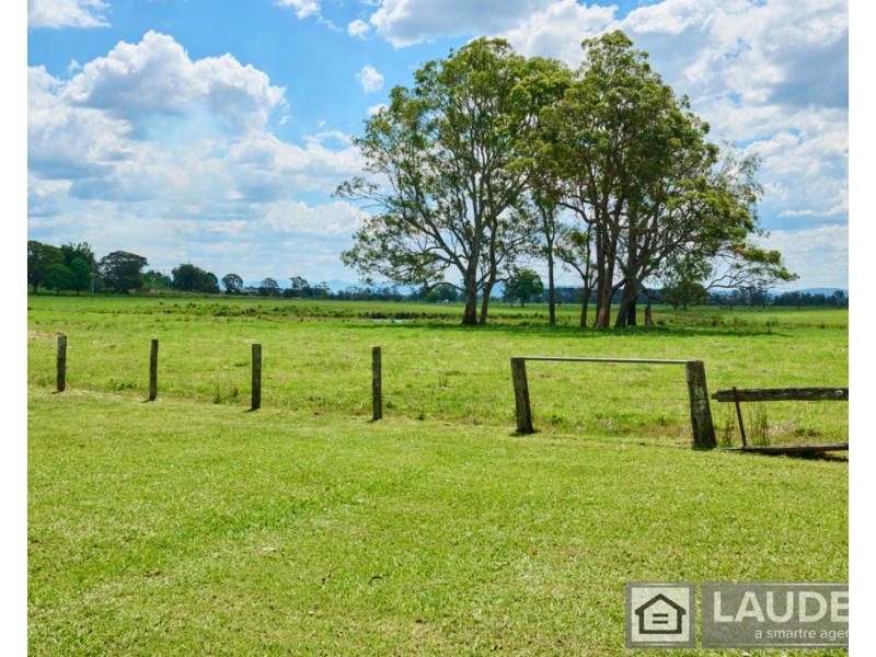 147 Ferry Road, Oxley Island NSW 2430