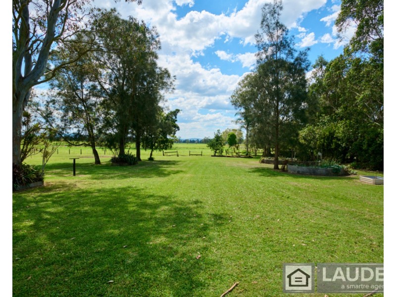 147 Ferry Road, Oxley Island NSW 2430