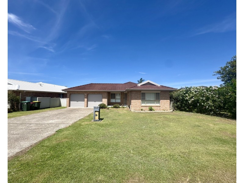 34 Medowie Road, Old Bar NSW 2430