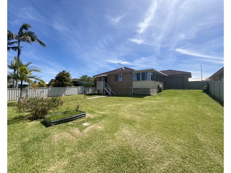 34 Medowie Road, Old Bar NSW 2430