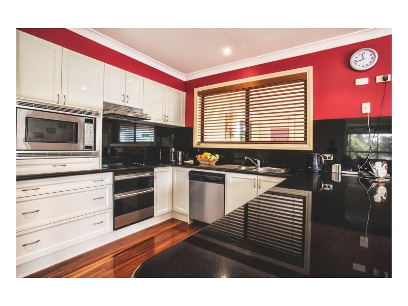 2 Windamere Place, Old Bar NSW 2430