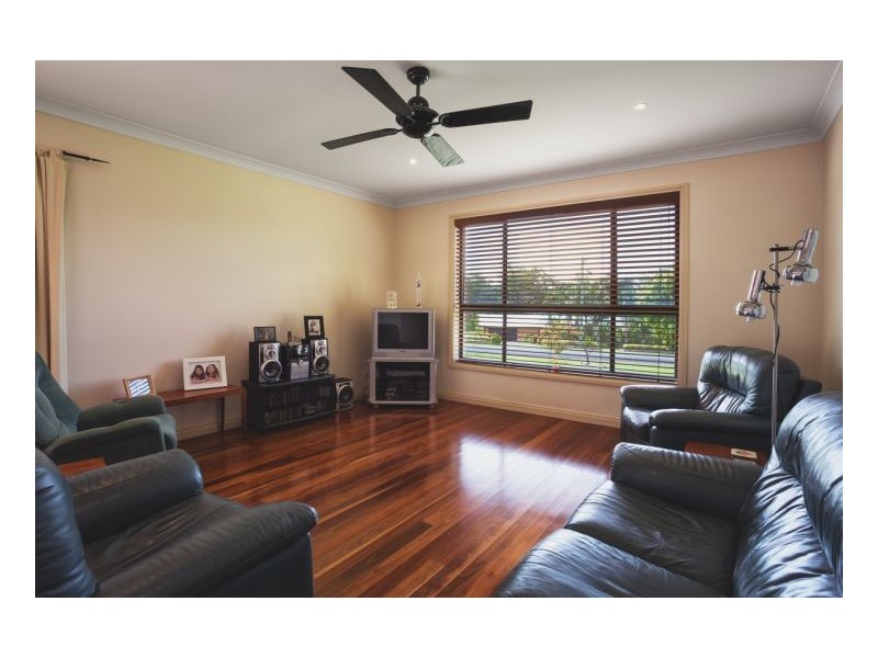 2 Windamere Place, Old Bar NSW 2430