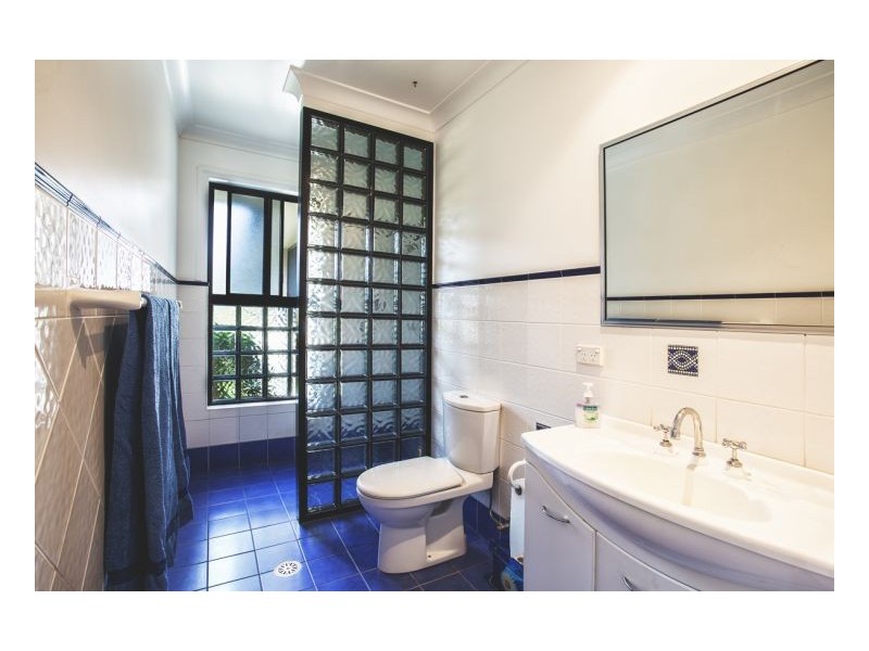 2 Windamere Place, Old Bar NSW 2430