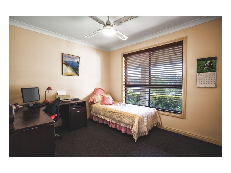 2 Windamere Place, Old Bar NSW 2430
