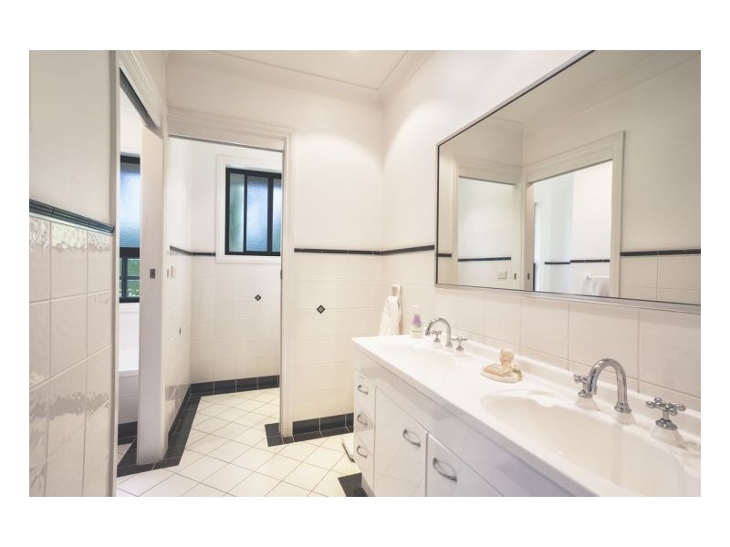2 Windamere Place, Old Bar NSW 2430