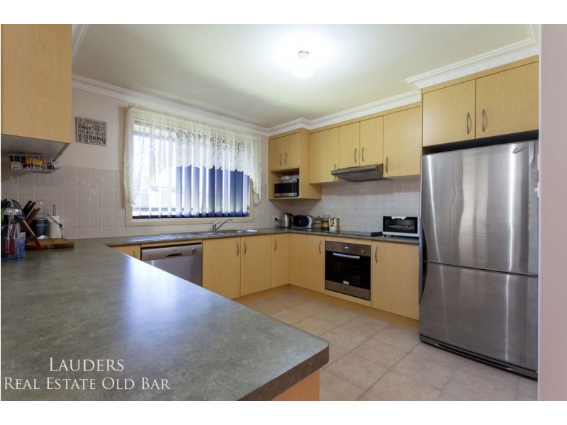 1/7 Albatross Way, Old Bar NSW 2430