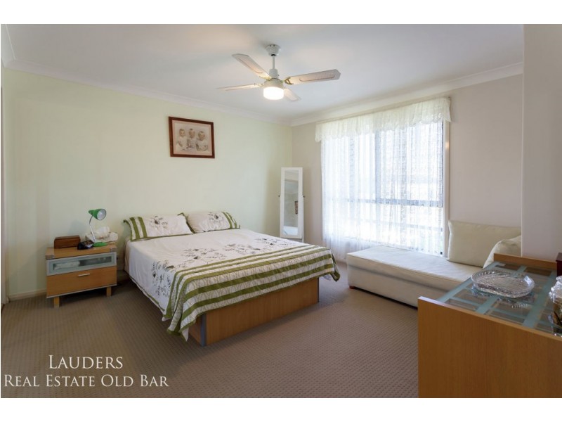 1/7 Albatross Way, Old Bar NSW 2430