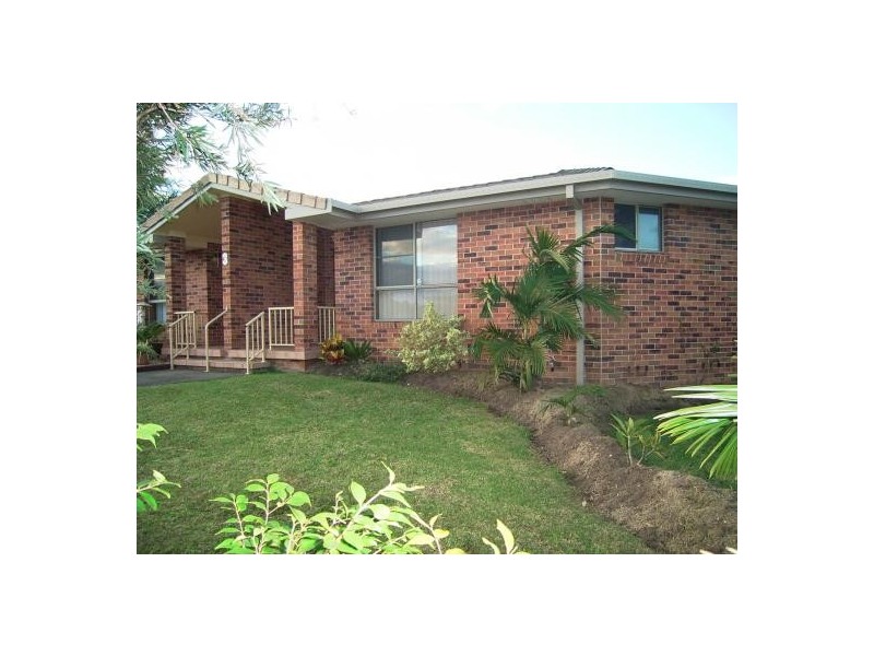 2/3 Leopardwood Street, Old Bar NSW 2430