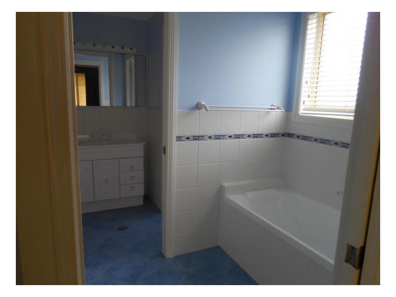 10 Kodi Close, Old Bar NSW 2430