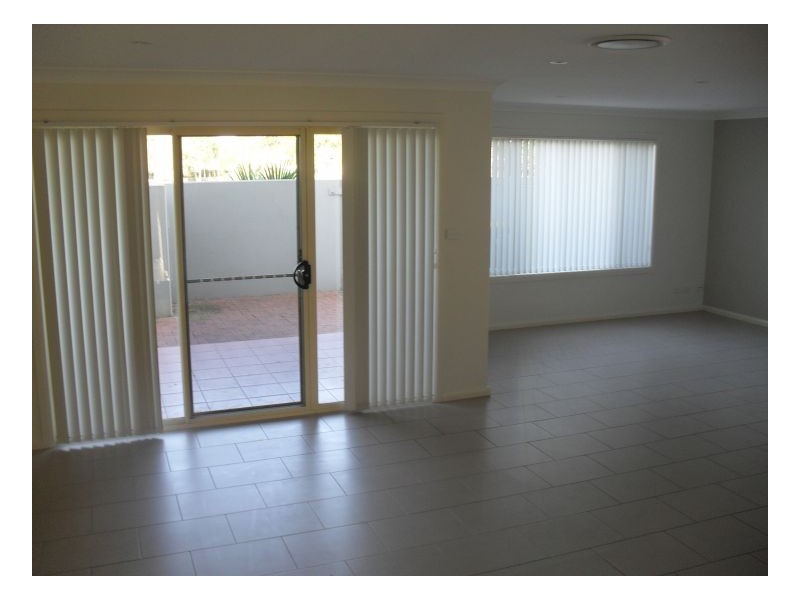 4/2 Mistral Place, Old Bar NSW 2430