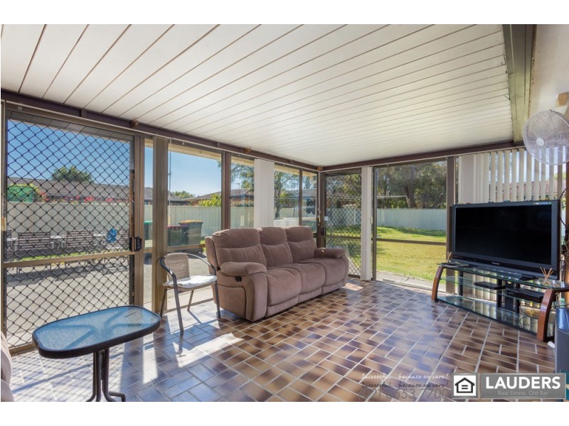 4 Joel Drive, Old Bar NSW 2430