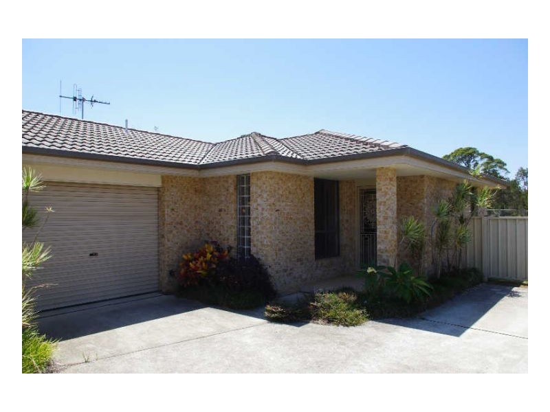 2/11 Rosier Place, Old Bar NSW 2430