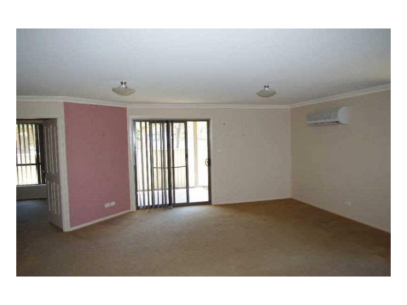 2/11 Rosier Place, Old Bar NSW 2430