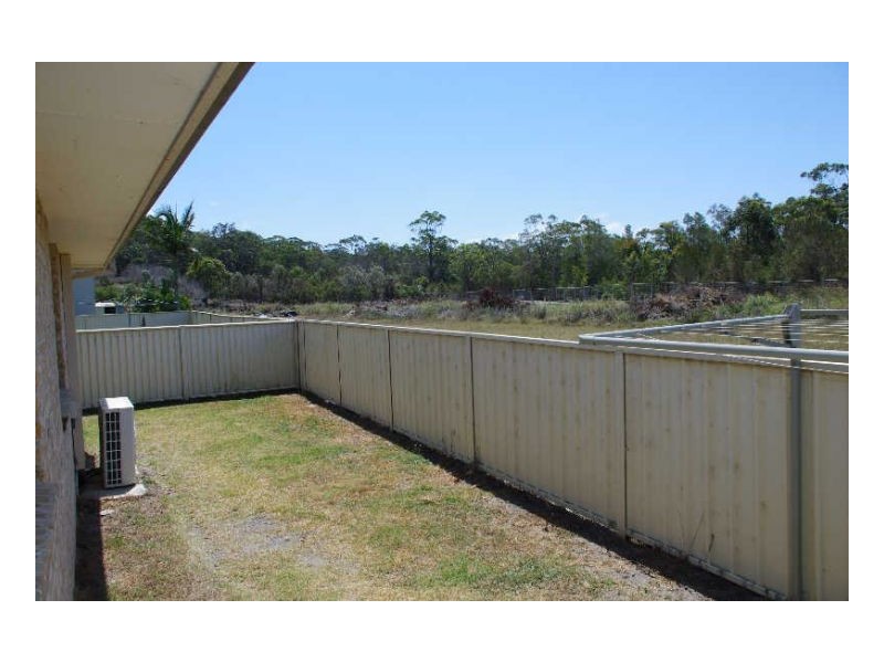 2/11 Rosier Place, Old Bar NSW 2430