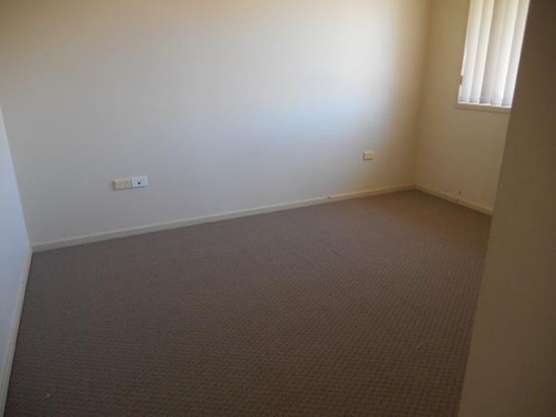 2/10 Pryor Crescent, Old Bar NSW 2430