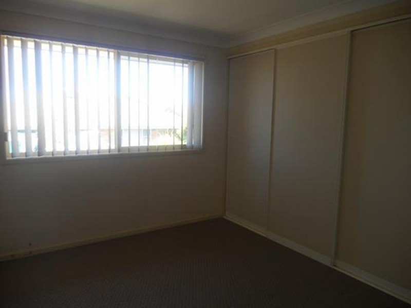 2/10 Pryor Crescent, Old Bar NSW 2430