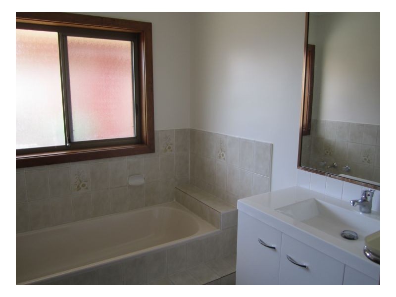 17 Joel Drive, Old Bar NSW 2430